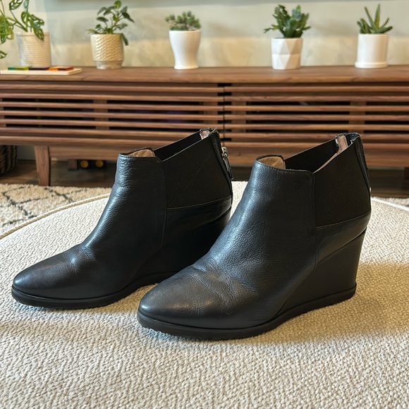 Taryn Rose Boots - Picture 1 of 5